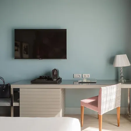 Готель Antik Сан-Себастьян