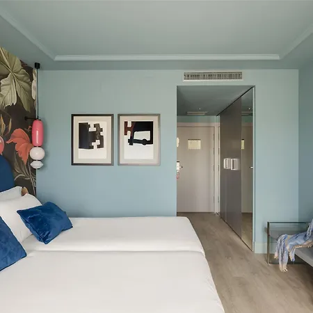 Hotel Antik 4*