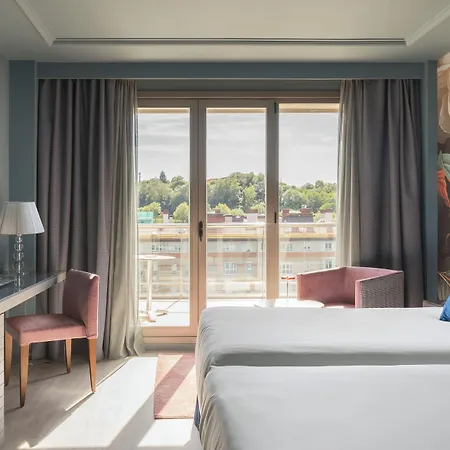 Hotel Antik 4*
